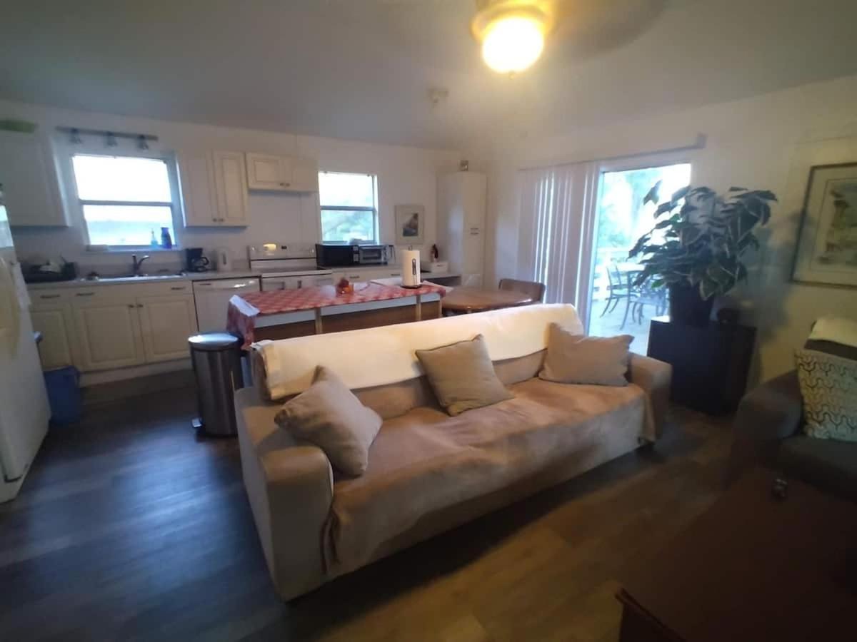 Lenny'S Cooperative Hostel 克利尔沃特 外观 照片